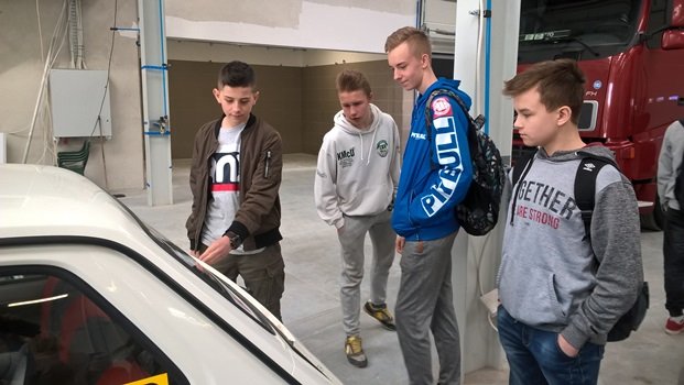 wp_20180405_10_59_08_pro